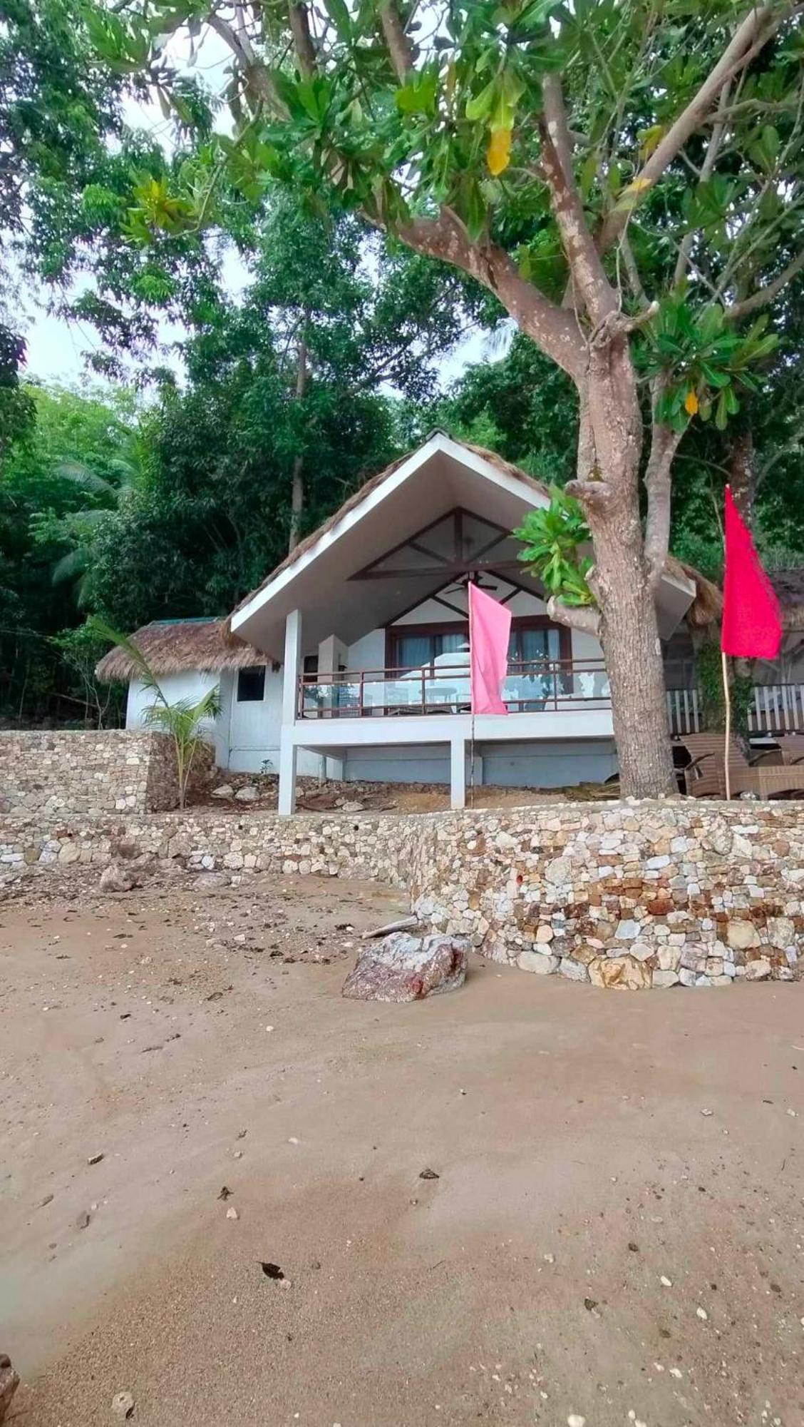 Alam Indah Busuanga Beach And Villas Exteriör bild