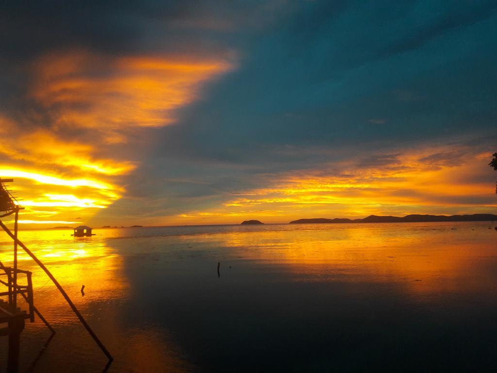 Alam Indah Beach Resort Busuanga Exteriör bild