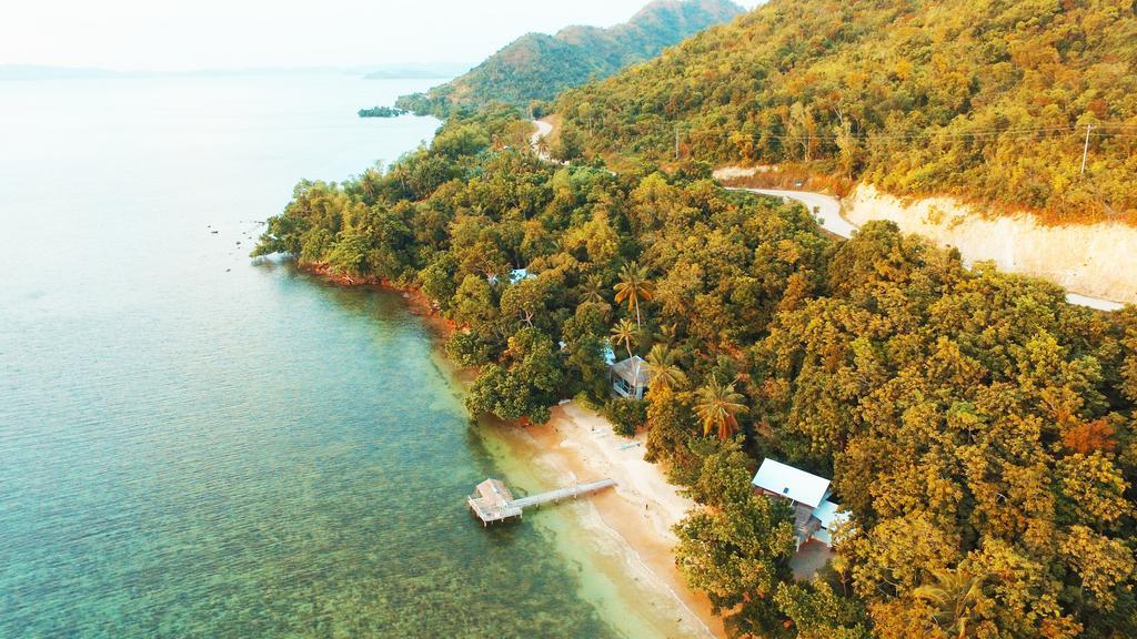 Alam Indah Busuanga Beach And Villas Exteriör bild